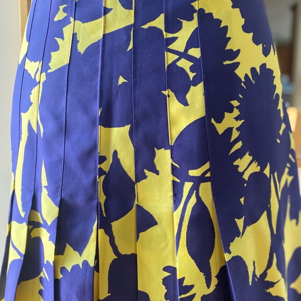 Moschino Silk Purple Yellow Pleated Floral Print Skirt US size 6 - Picture 4 of 13